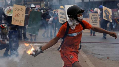 Clashes break out in Venezuela as protesters demand press freedom