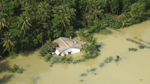 Heavy rains in Sri Lanka hamper relief efforts in flood-hit villages