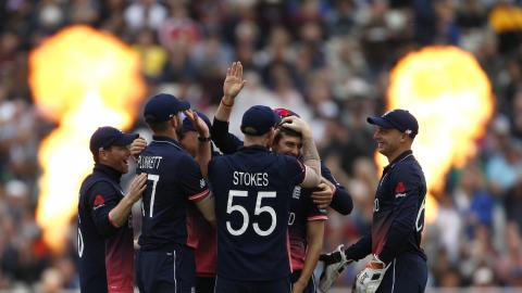 England knock Australia out of Champions Trophy