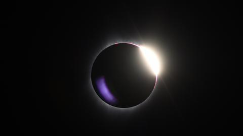 Total solar eclipse turns day into night across the US