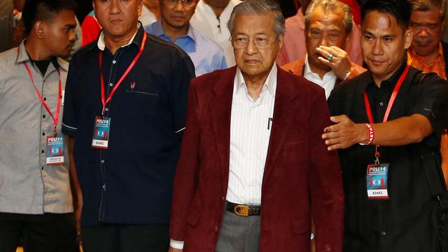 Malaysia General Election: Opposition claims historic ...