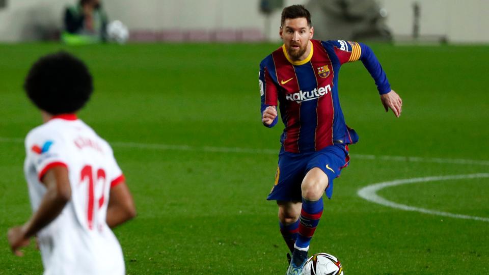 Messi Equals Xavi S Barcelona Appearance Record