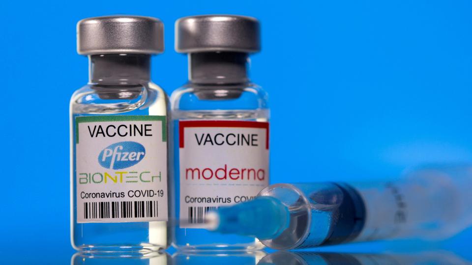 Booster shots also helped to generate a broad T-cell response against the Beta and Delta variants, which may play a key role in longer-term protection, study finds.