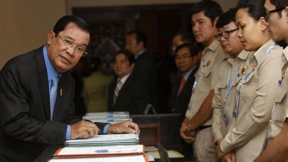 Cambodian Parliament Accepts Pm Hun Sen S New Cabinet