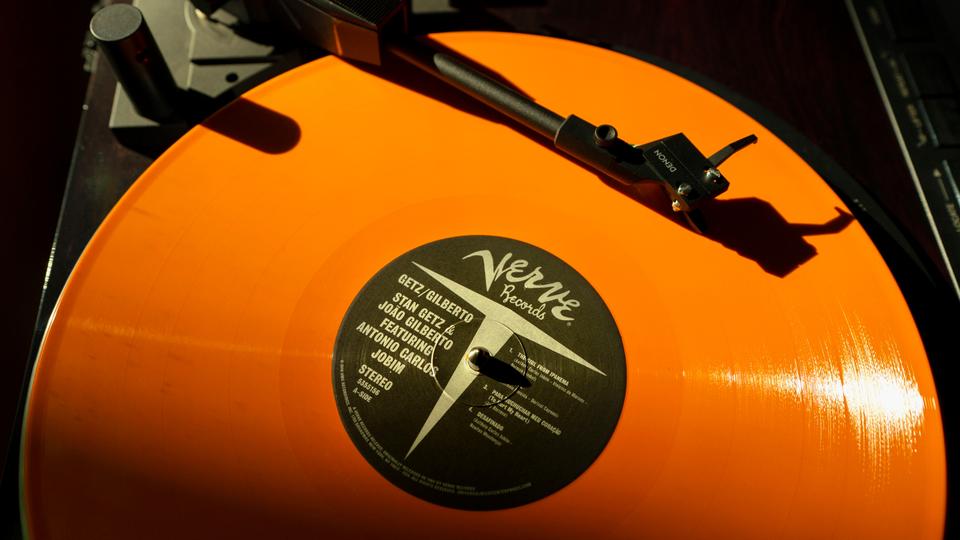 TRTWORLD: Demand for vinyl records soars, manufact