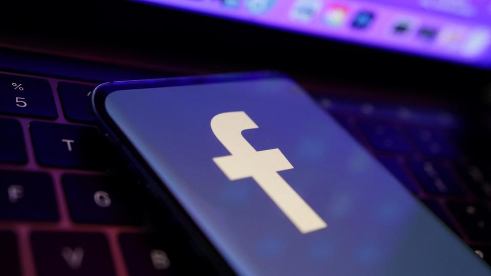 n a lawsuit initiated in 2018, Facebook users accused the social network of violating privacy rules by sharing their data with third parties.