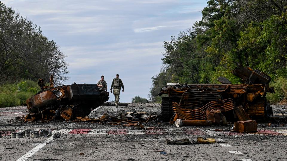 Ukraine says its forces are pushing back Russian soldiers from strategic holdouts in the east, with Kiev's military announcing that as much as 3,000 square kilometres have been wrested back.