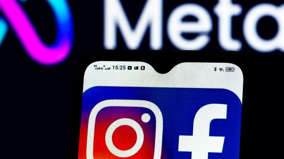 Facebook and Instagram have been inaccessible in Russia since March, but many Russians resorted to VPN to keep using the social media network.