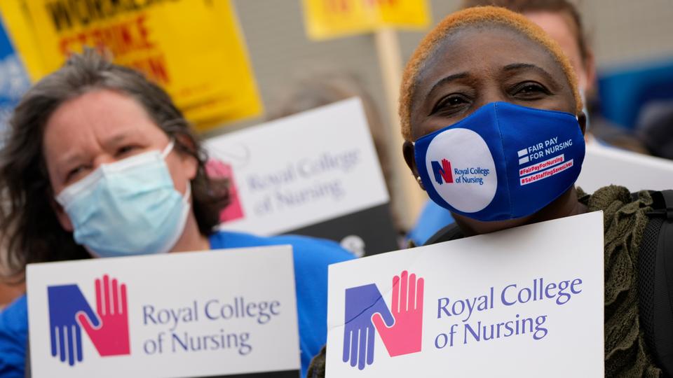 UK: Nurses begin unprecedented one-day strike for better wages and working conditions