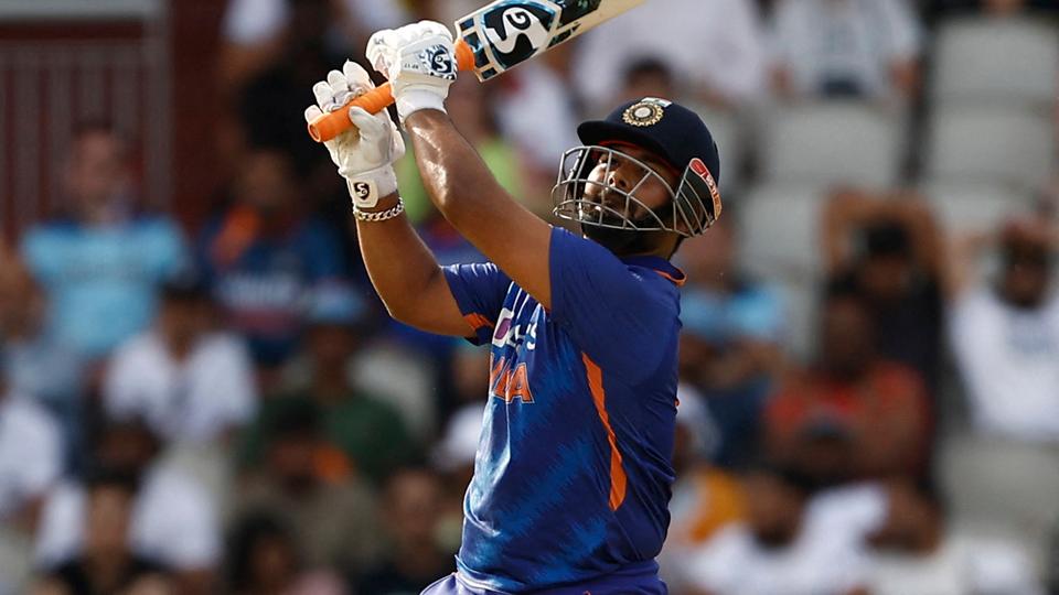 rishabh pant injured in car crash