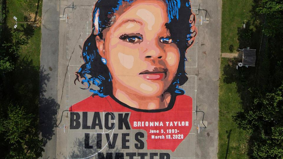 Police killed Breonna Taylor at her home in Louisville, Kentucky, in March 2020, in one of a series of killings that exposed police brutality and discrimination against African Americans.