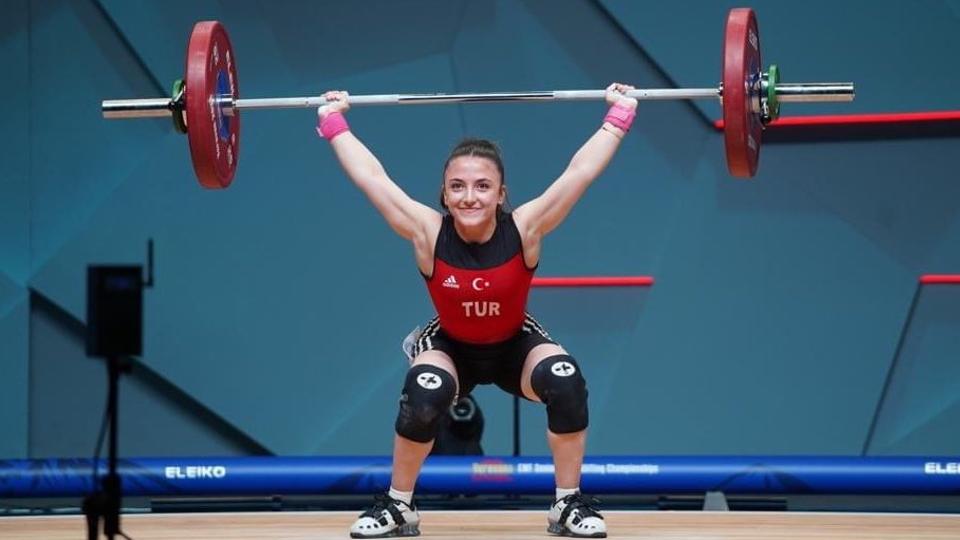 Turkish weightlifter Cansu Bektas in action.