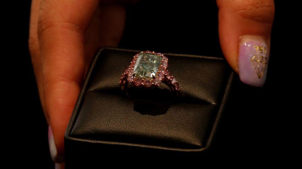 the aurora green diamond