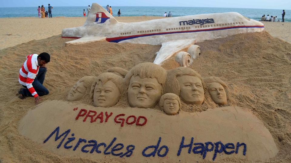 Malaysia resumes search for missing MH370 plane