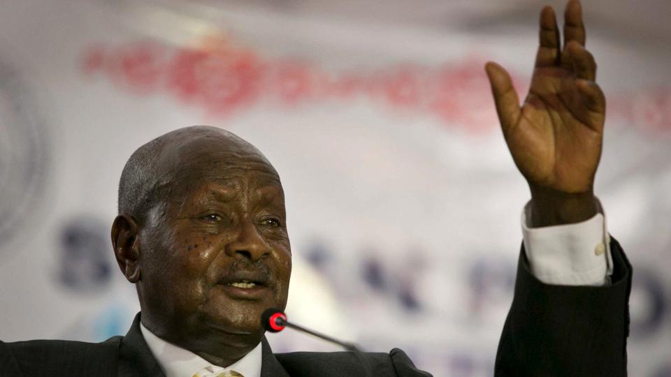 Uganda's constitutional court has backed the scrapping of age limits on presidential candidates, paving the way for Uganda's President Yoweri Museveni to stand again for president.