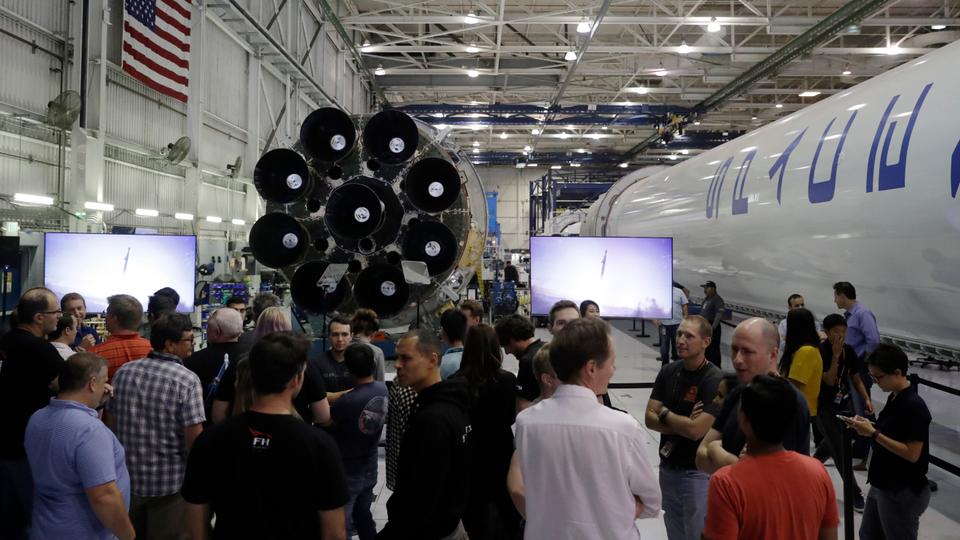 spacex to lay off 10 percent of workforce