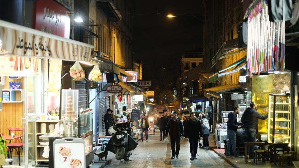 In Istanbul S Little Syria Refugees Find Themselves In Campaign Crossfire