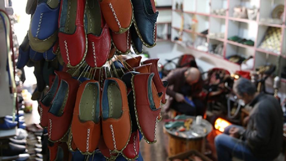 Turkish shoemaker takes traditional footwear mainstream