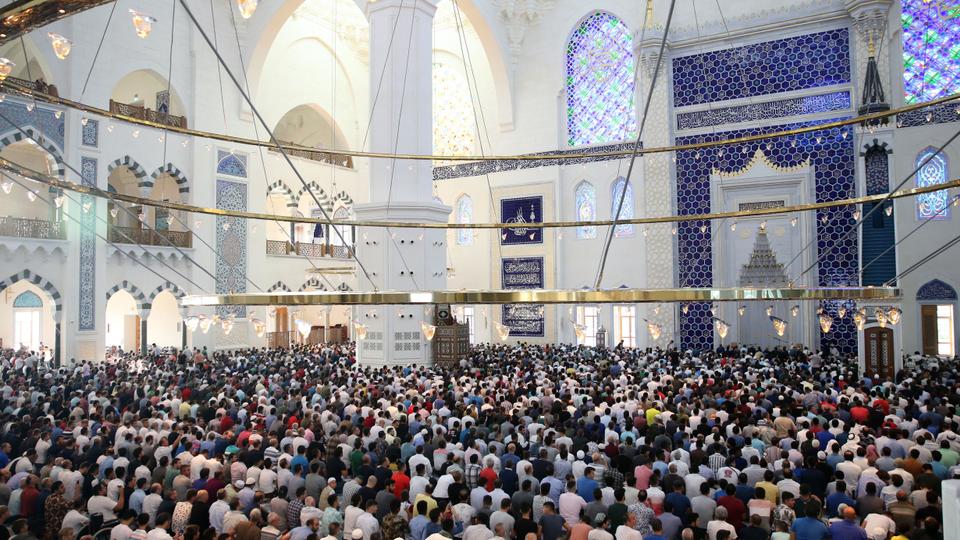 Muslims worldwide celebrate Eid Al Adha