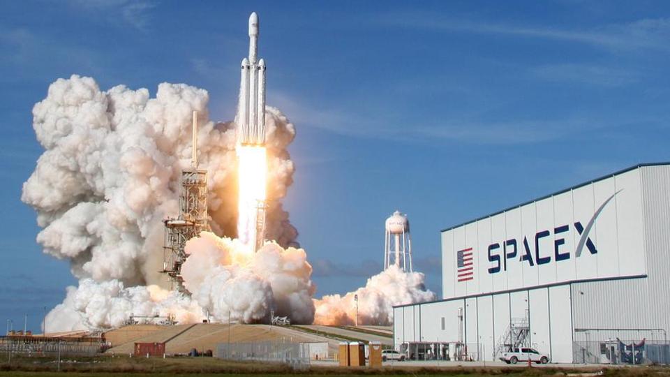 NASA announces first SpaceX crewed flight for May 27
