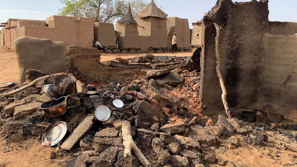 At least 32 killed in attack on Mali village