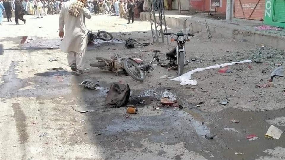 Police corned off the area of the blast in the border town of Chaman, in Pakistan August 10, 2020.