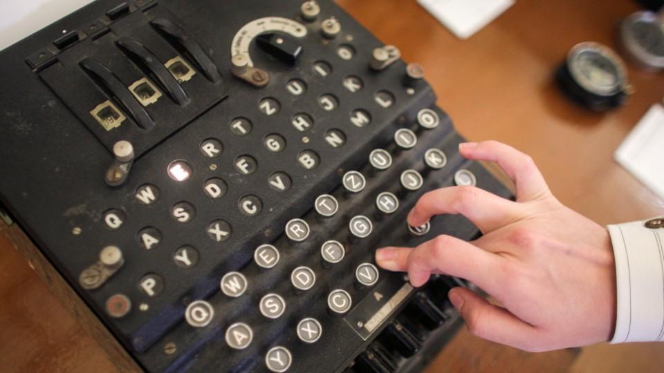 Rare World War Ii Enigma Machine Sold For 45 000 Euros