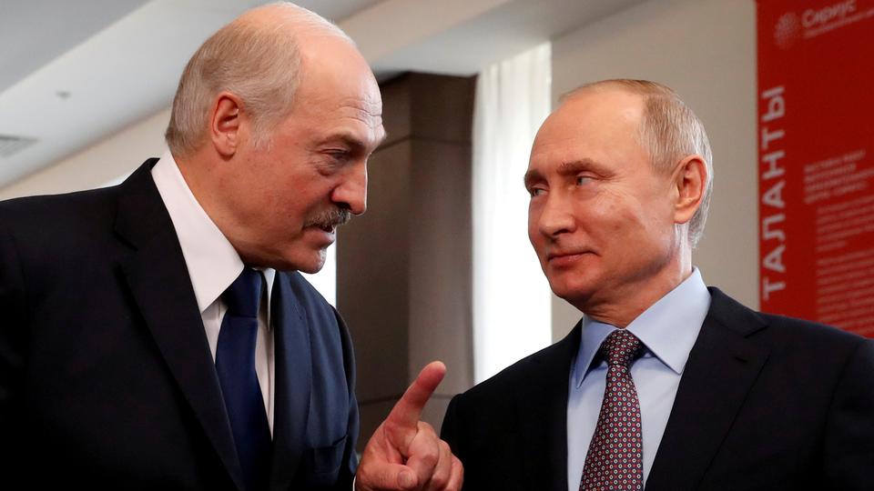 Lukashenko turns to Putin as Belarus protesters clamour for his resignation