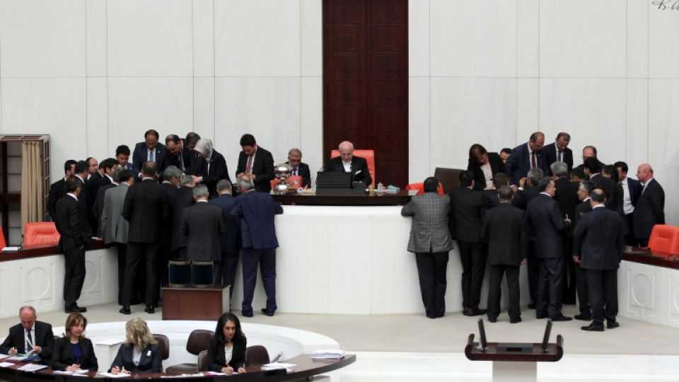 Lawmakers watch the counting of the votes for an article of constitutional change which could see more than a hundred lawmakers prosecuted, at the Turkish Parliament in Ankara, Turkey, on May 20, 2016.