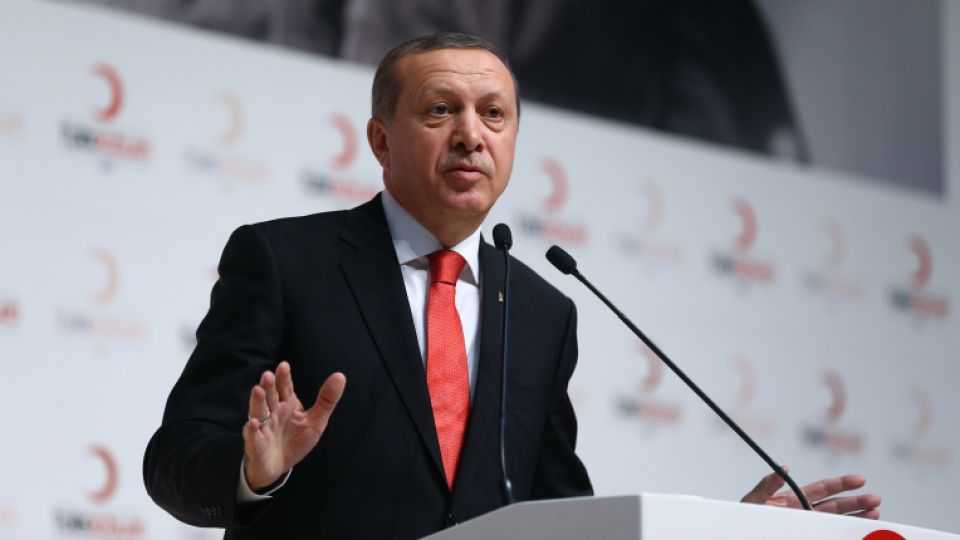 Turkish President Recep Tayyip Erdogan speaks at the Turkish Red Crescent ordinary general meeting at ATO congresium Center in Ankara, Turkey on April 4, 2016.