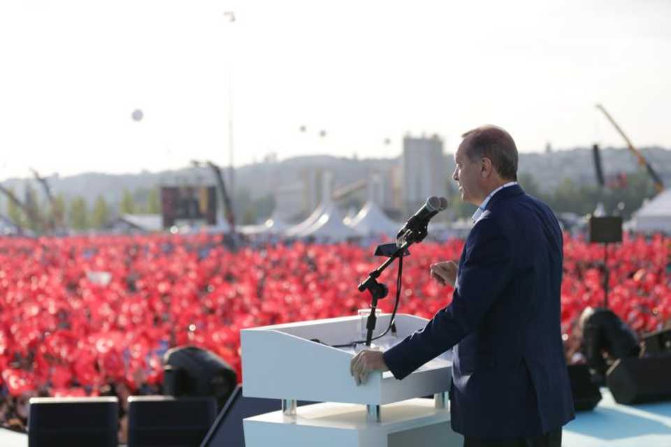 Turkish President Recep Tayyip Erdogan adresses to the crowd during an event held to mark the 563rd anniversary of the conquest of Istanbul, May 29, 2016. 