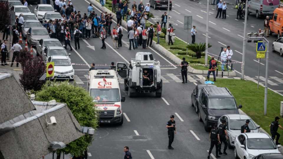 Turkish police cordon off site of bomb attack that targeted a police bus in Vezneciler, Istanbul on June 7, 2016, killing 11 individuals.