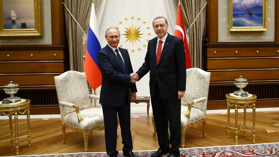 Turkish President Recep Tayyip Erdogan and Russian President Vladimir Putin meet at the Presidential Palace in Ankara, Turkey September 28, 2017. (Reuters)