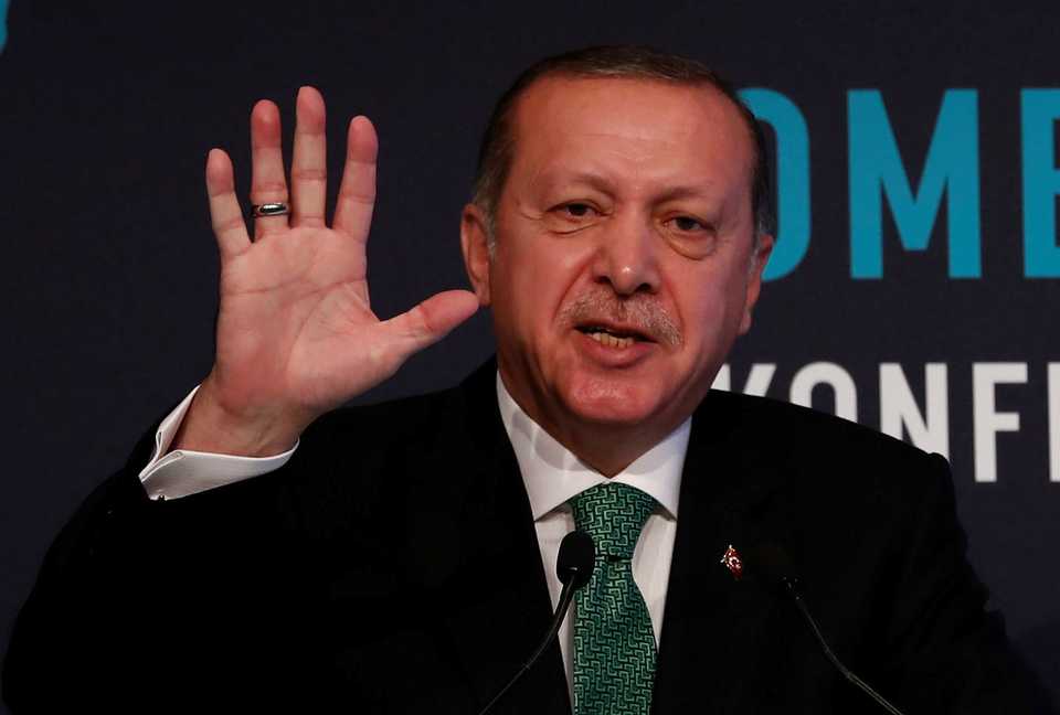 Turkey's President Recep Tayyip Erdogan has warned the Kurdish Regional Government that it has the ability to stop oil exports from the semi-autonomous northern region.