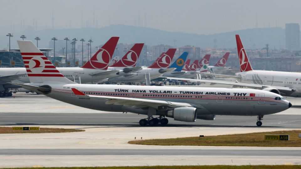 A Turkish Airlines aircraft taxis at Ataturk International Airport in Istanbul, Turkey, June 29, 2016