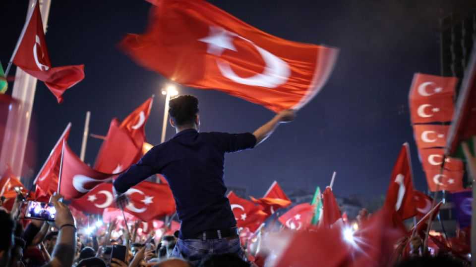 People celebrate foiling a coup attempt in Taksim square, Istanbul on July 18, 2016. Image: AA