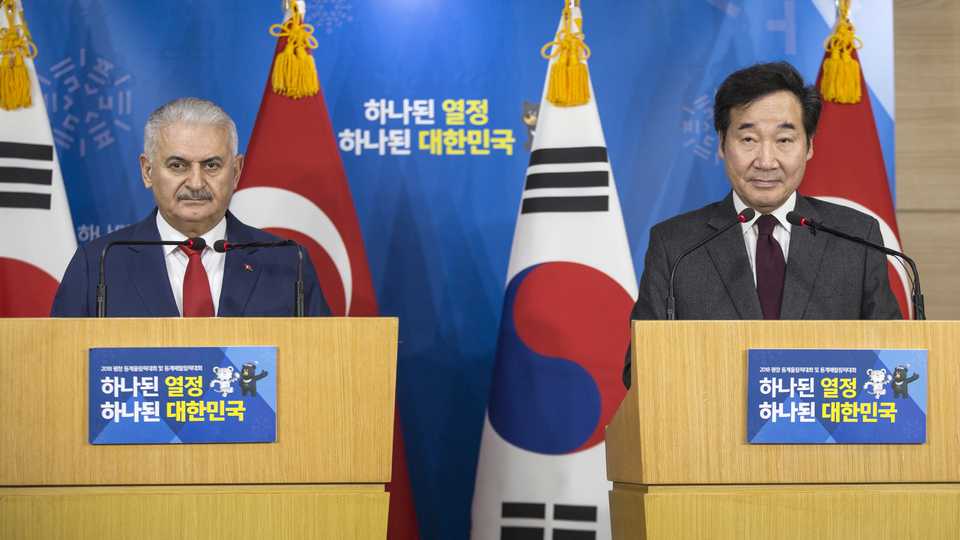 Prime Minister of Turkey, Binali Yildirim (L) and Prime Minister of South Korea, Lee Nak-Yeon (R) hold a joint press conference following their inter-delegation meeting in Seoul, South Korea on December 6, 2017.