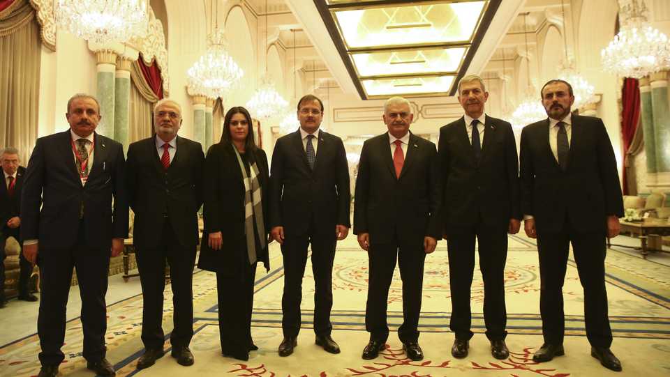 Prime Minister of Turkey Binali Yildirim (3rd R) poses for a photo with Turkey’s Deputy Prime Minister Hakan Cavusoglu (C), Labour and Social Security Minister Julide Sarieroglu (3rd L), Health Minister Ahmet Demircan (2nd R), Justice and Development Party’s Deputy Chairman and Spokesman Mahir Unal (R), Group Deputy Chairman Mustafa Elitas (2nd L) and Istanbul Deputy Mustafa Sentop (L) ahead of a joint press conference at the King Saud Royal Guest Palace in Riyadh, Saudi Arabia on December 27, 2017.