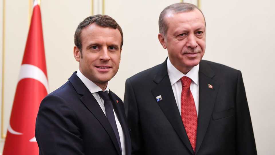 This May 25, 2017 file photo shows French President Emmanuel Macron (L) and Turkish President Recep Tayyip Erdogan posing during their meeting which is on the sidelines of the NATO summit, in Brussels, Belgium.