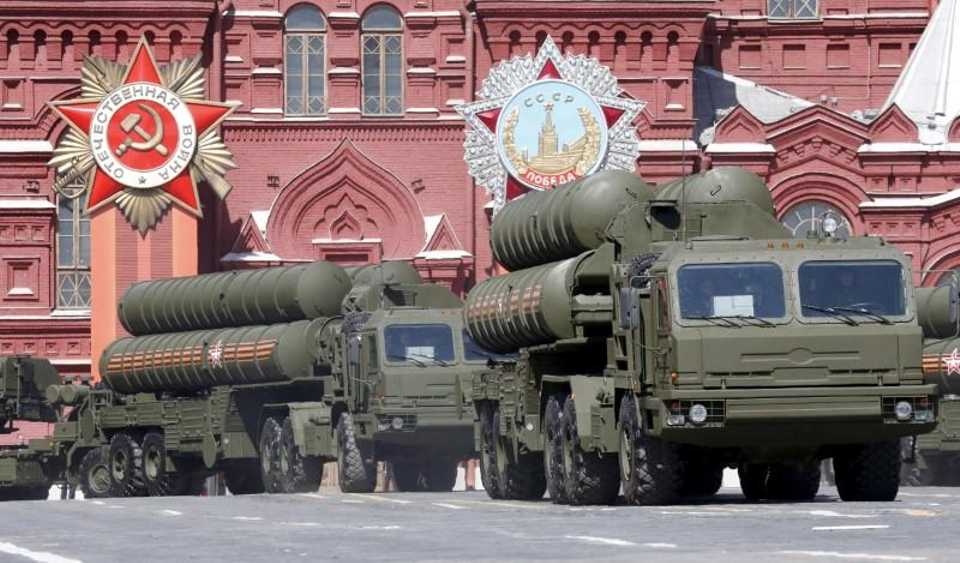 Russian S-400 air defence mobile missile launching systems drive during a rehearsal for the Victory Day parade in Red Square in central Moscow, Russia, May 7, 2015.