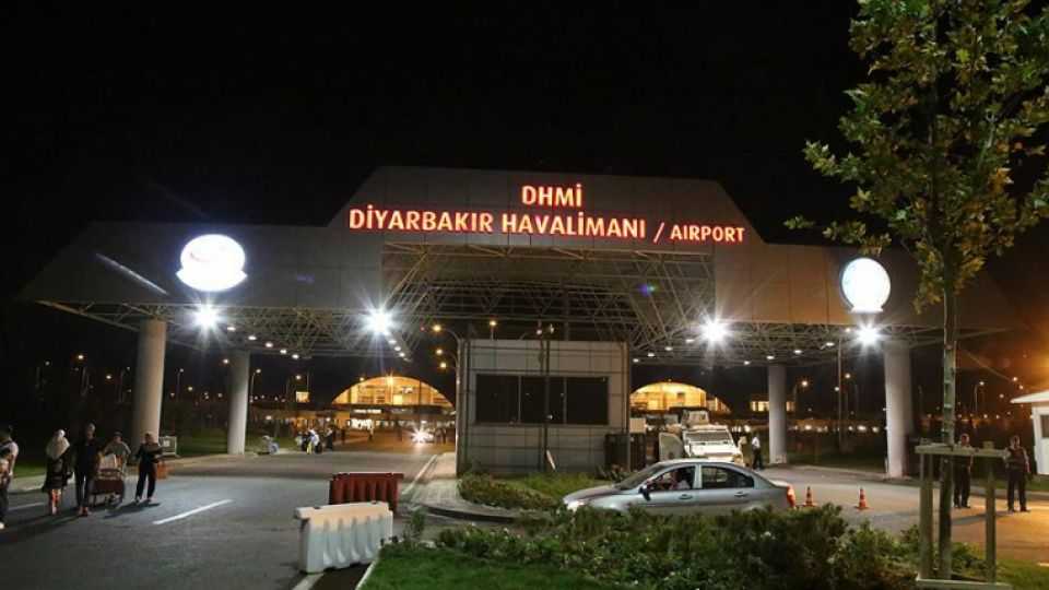 Entrance to Diyarbakir Airport. 