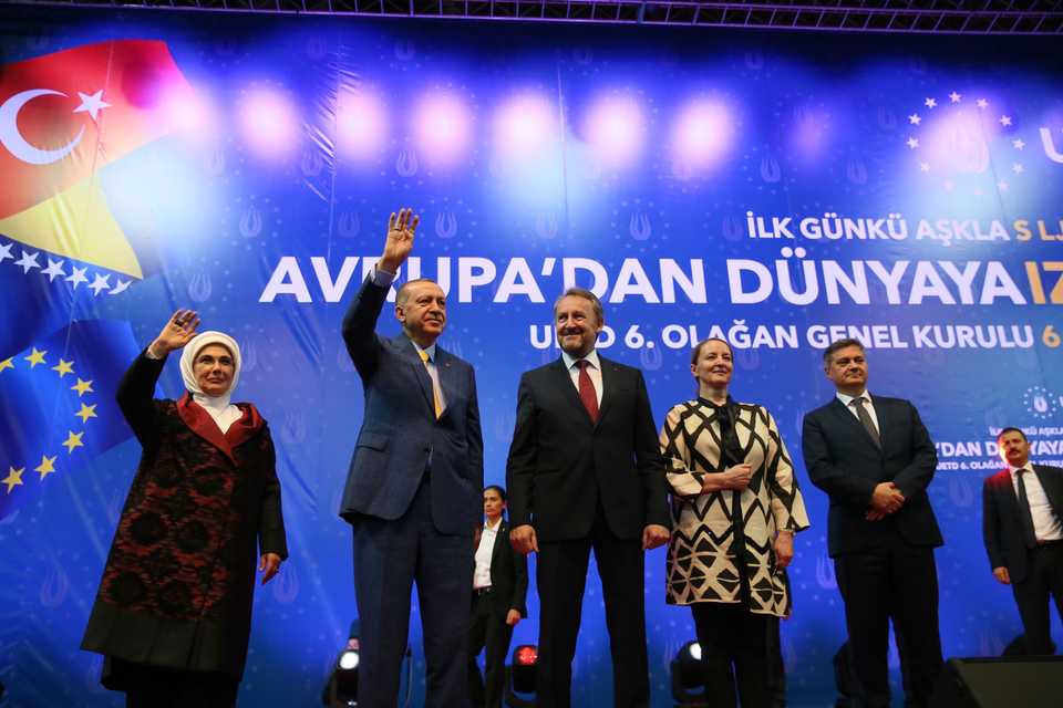 Turkish President Recep Tayyip Erdogan addressed the congress of the European Turkish Democrats (UETD) congress in Sarajevo's Zetra. The Bosniak Member of the Presidency of Bosnia and Herzegovina Bakir Izetbegovic, as well as his wife Emine Erdogan and Sebija Izetbegovic, attended the congress.