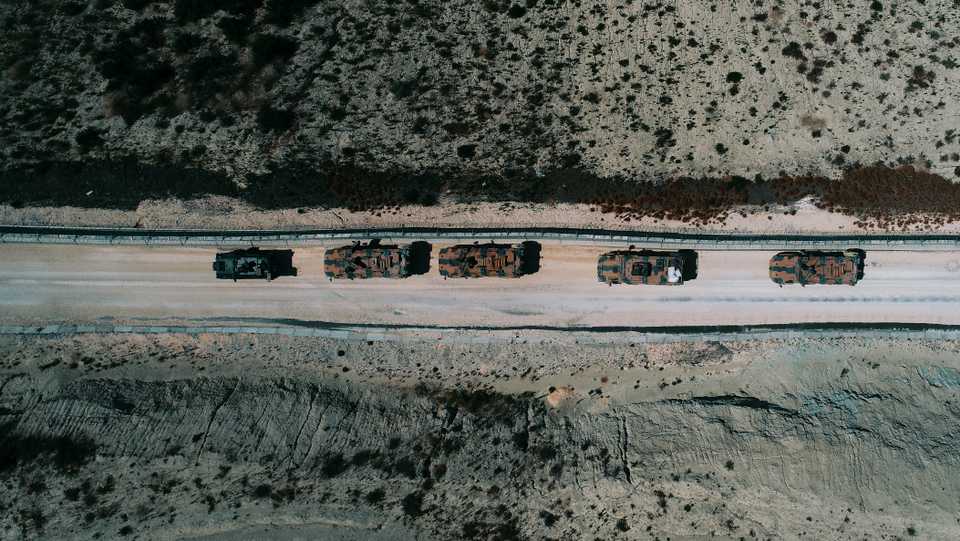 Armoured vehicles carrying commando units were deployed to join the Turkish armed forces (TSK) military forces stationed at the border of Turkey and Idlib, Syria.