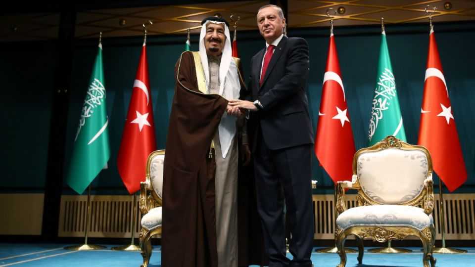 Turkish President Recep Tayyip Erdogan presents Order of the State medal to Saudi King Salman bin Abdulaziz at the Presidential Complex in Ankara, Turkey on April 12, 2016.