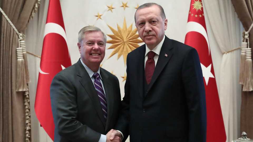 Turkish President Erdogan (R) and US Republican Senator Lindsey Graham discussed latest developments in Syria and Turkey-US cooperation.