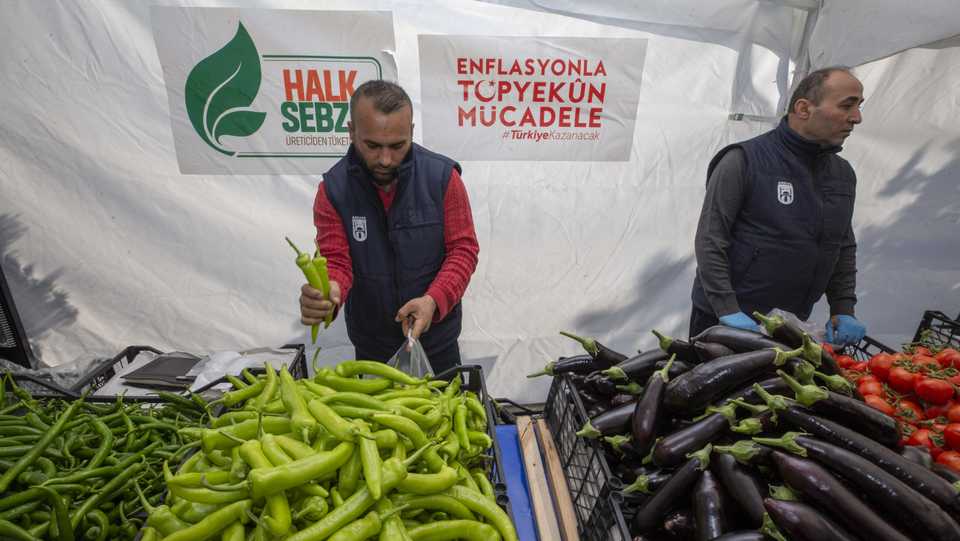 Turkish government opened its own stalls to sell cheap fruit and vegetables directly to shoppers, Ankara, February 11, 2019.