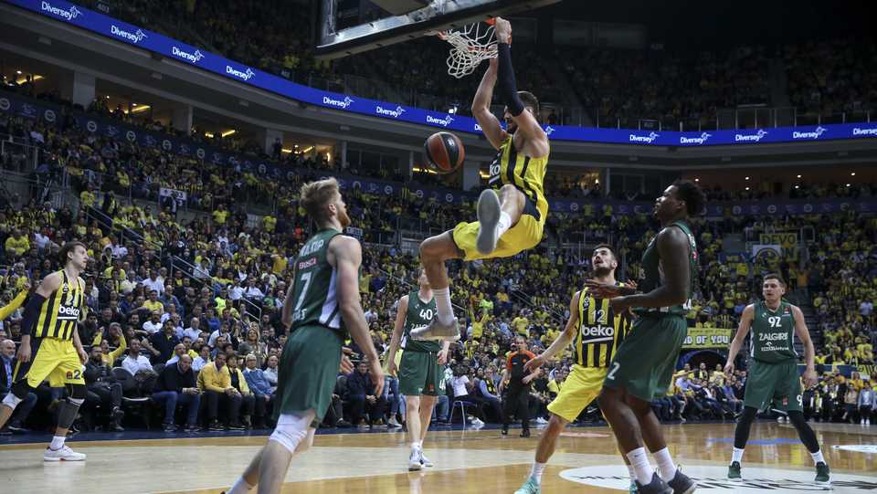 Marko Guduric (C) of Fenerbahce Beko in action during Turkish Airlines Euroleague play-off quarter final first basketball match between Fenerbahce Beko and Zalgiris at the Ulker Sports and Event Hall in Istanbul, Turkey on April 16, 2019.