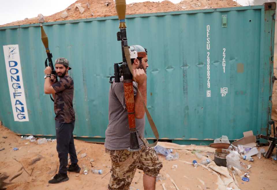 Fighters loyal to Libya's UN-backed government (GNA) hold RPG-s (rocket-propelled grenades) during clashes with forces loyal to Khalifa Haftar at the outskirts of Tripoli, Libya May 25, 2019.