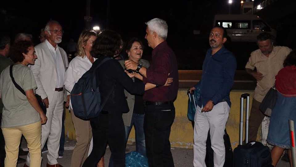 Anadolu Agency said cartoonist Musa Kart and four other Cumhuriyet employees were released from their prison in northwest Turkey late on Thursday.