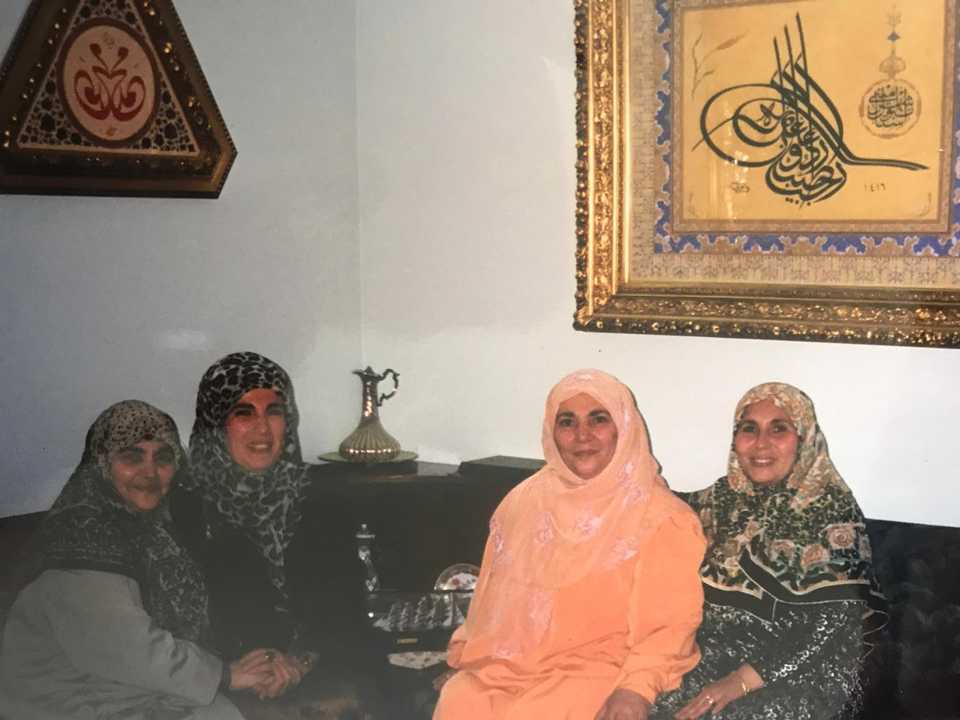 From right to left: Gonca Gulsel Senler, Emine Erdogan, Turkey’s First Lady, Sule Yuksel Senler, Cigdem Senler. The picture is taken during Erdogan's meeting with Senler sisters in 1998.